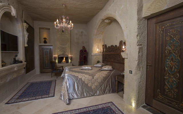 Elika Cave Suites & Spa