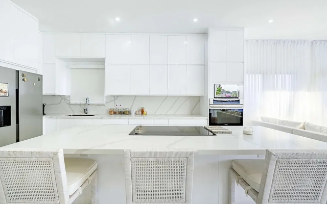 Lilypad Luxurious Cliffside Villa With Stunning Sea Views