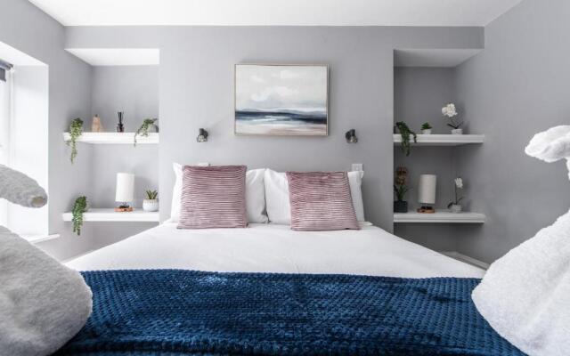 Lovely 2-bed double en-suite with Cathedral views
