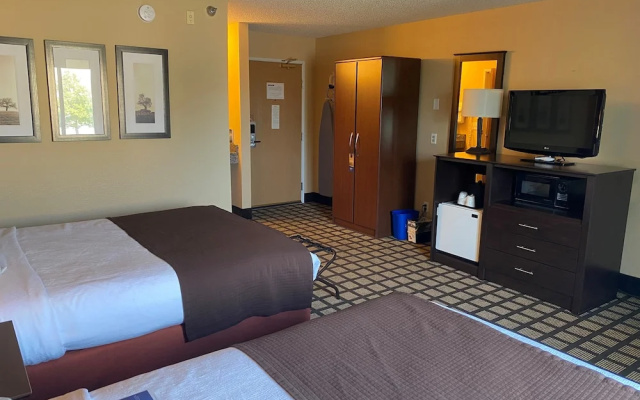 Baymont Inn & Suites Lakeville
