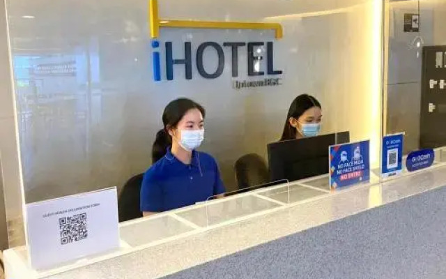 iHotel Uptown BGC