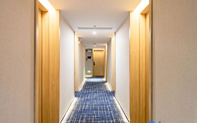 Meri Hotel (Taoyuan Subway Station)