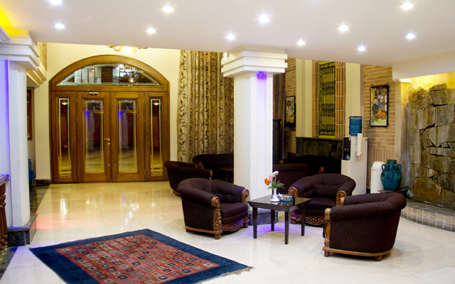 Arg Shiraz Hotel