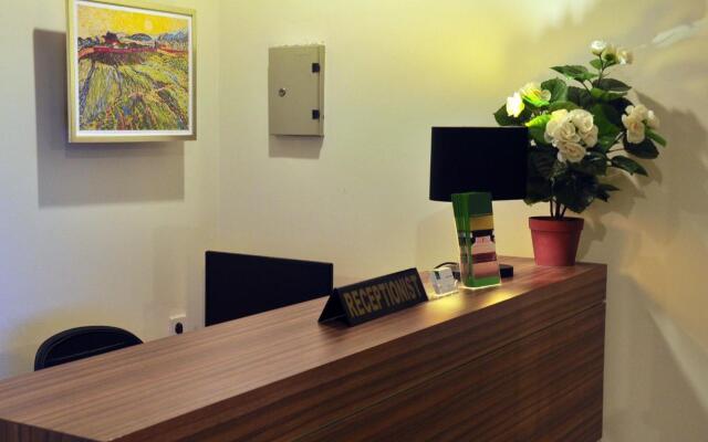 LeGreen Suite Gatot Subroto
