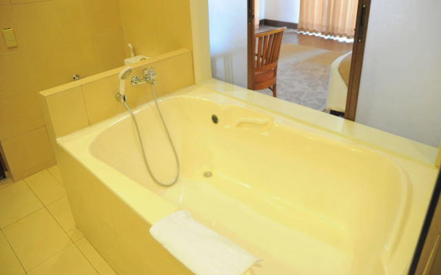 Coron Gateway Hotel & Suites
