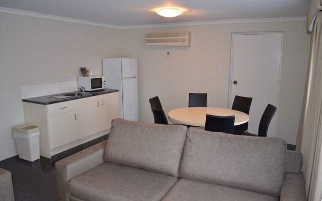 Arkana Motor Inn & Terrace Apartments