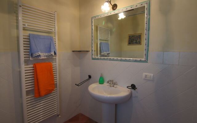 Farmhouse With Swimming Pool in Cortona