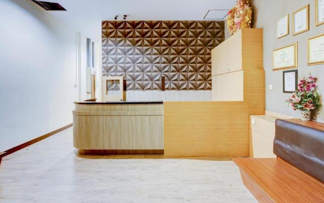OYO 90351 Hotel Five Star 1