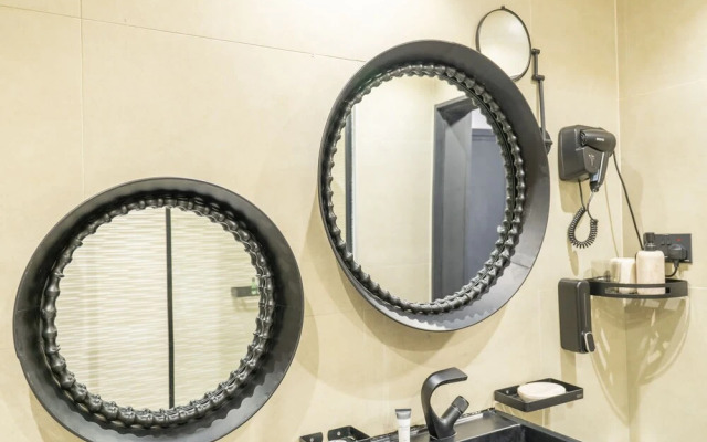 Extravagant Studio Stay for 2 in JVC