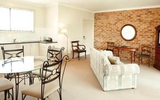 Potters Apartments