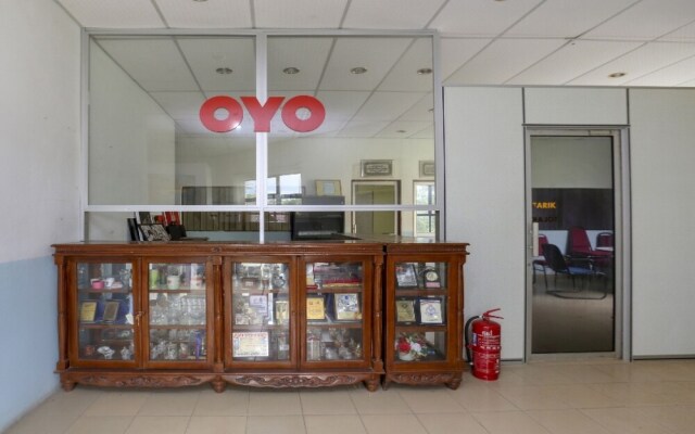 OYO 90441 Cz Traveler's Hotel