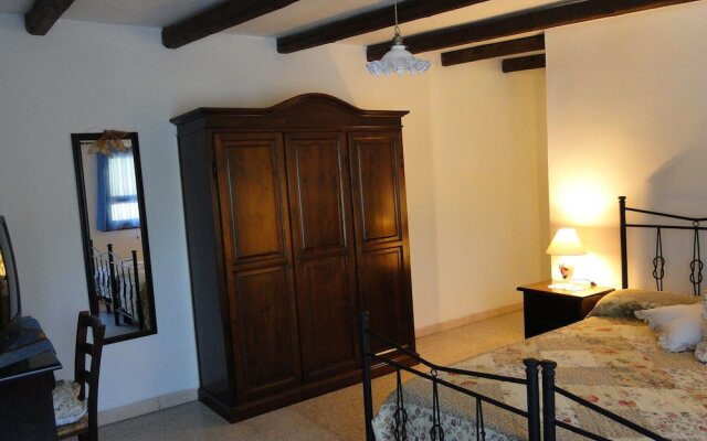 Secluded Holiday Home in Matino With Swimming Pool