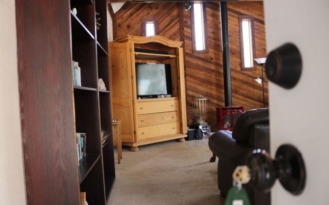 Grand Canyon Caverns Inn