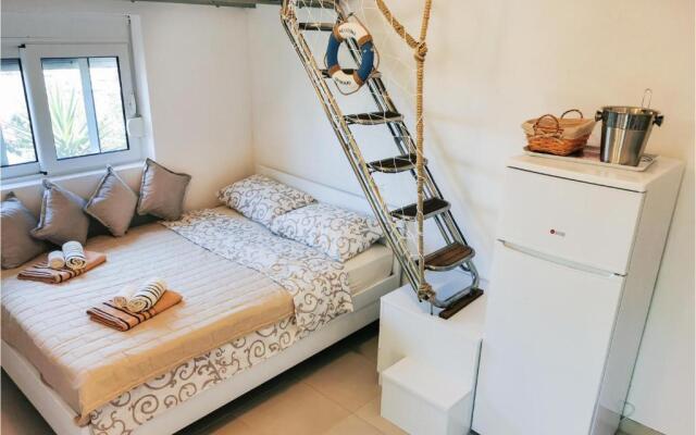 Beautiful Apartment in Utjeha With Wifi