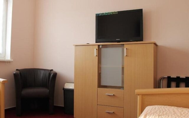 Hotel Pension garni Schwerin-Unterkunft