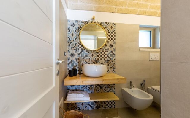 2220 Trulli Biancapetra by Perle di Puglia