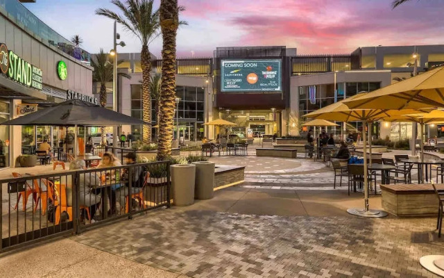 Hidden Weekend Getaway In Noho