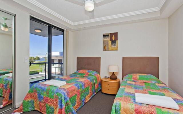 Aqualine Apartments on the Broadwater