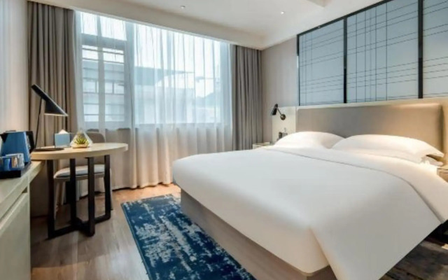Echarm Hotel (Hezhou Lingfeng Square)