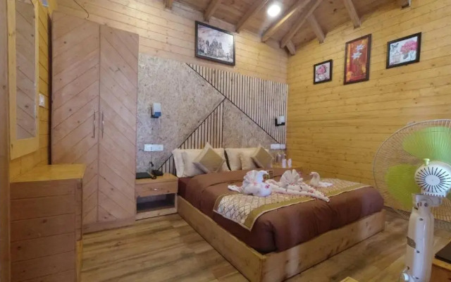 Rooftop Cottages & Restaurant Pangot