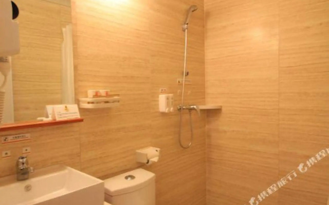 Super 8 Hotel (Penglai Penglaige Dengzhou Road)