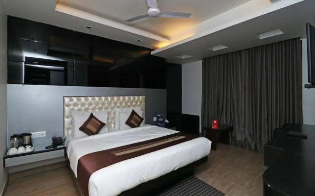 OYO 12860 Hotel Red Leaf