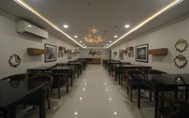 Hotel Ssr Grand