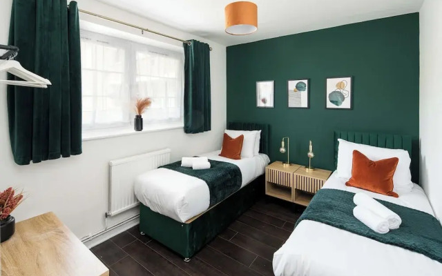 Sunny 2B/1B Flat nr Borough Market, Central London