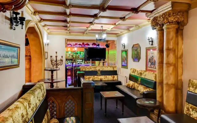 OYO Empire Hotel