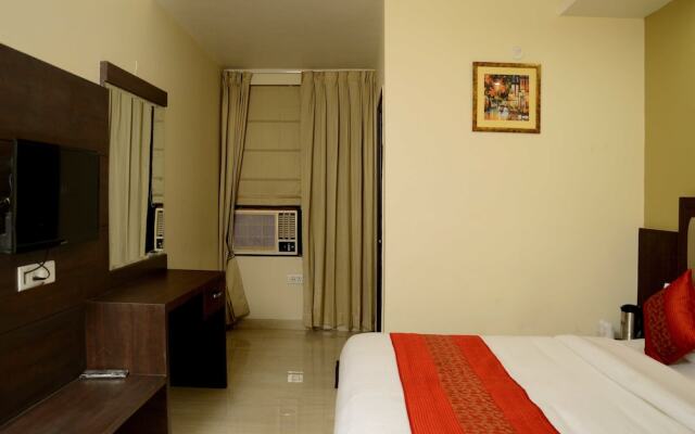 Collection O 4107 Hotel Aroma Inn