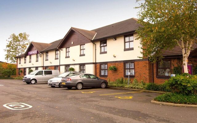 Premier Inn Oldham (Broadway)