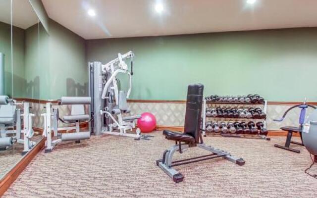 Eagle Springs East 206: White Fir Suite