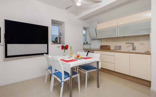 Awesome Home in Rab With Jacuzzi, Wifi and 1 Bedrooms