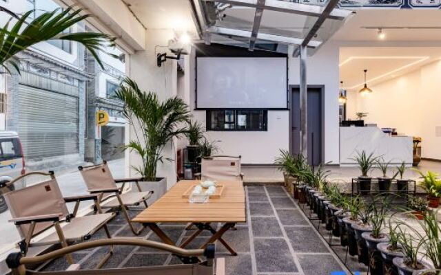 Floral Hotel·  Dali Chaoguang Hotel