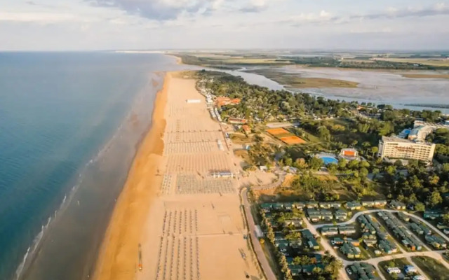 Sunny Apartment With Balcony-beahost