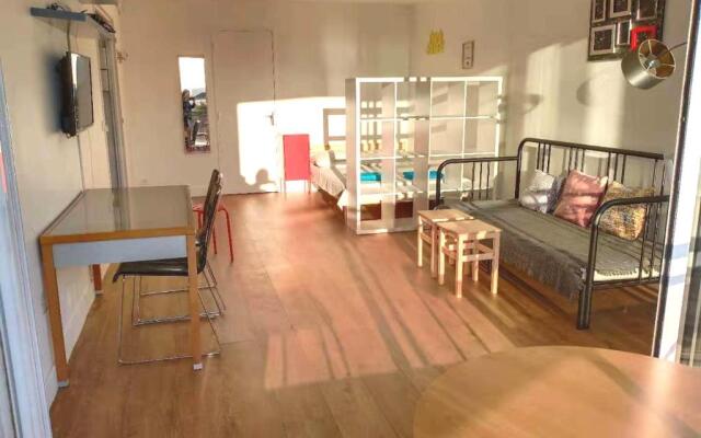 Renovated, 37m², 2 Min Walk Tram, 5 Min la Defense