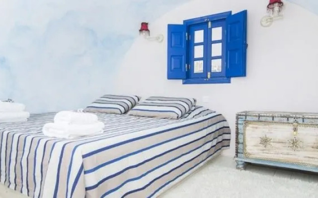 Oia's Sunset Apartments