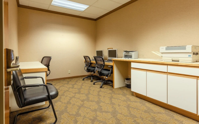 Best Western Dekalb Inn & Suites