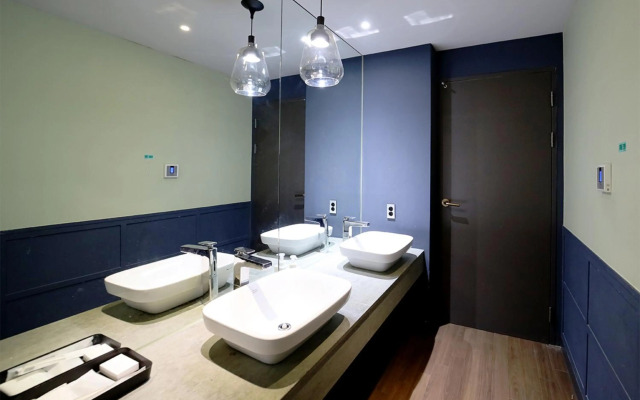 Hound Hotel Seomyeon 1st Street