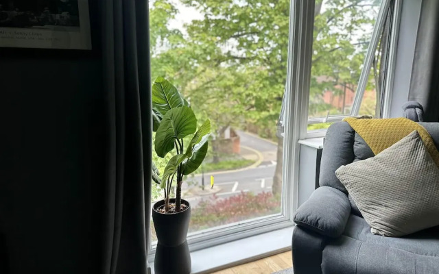 Croydon Cozy Retreat - 2 Bedroom Luxury Home