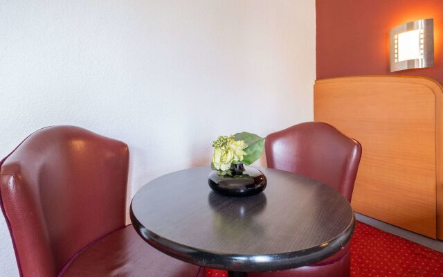 Sky Hotel Goussainville Charles de Gaulle - ex Comfort Hotel