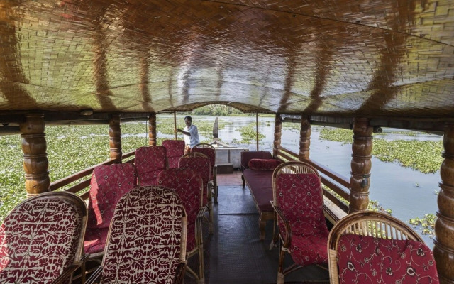 GuestHouser 3 BHK Houseboat 1b08