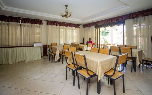 Tiptone Hotel