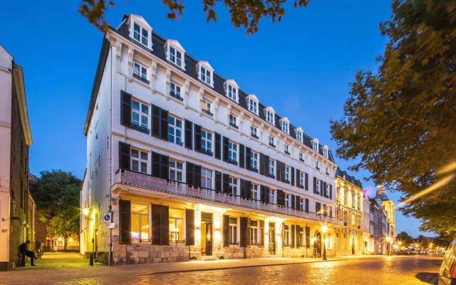 hotelImage