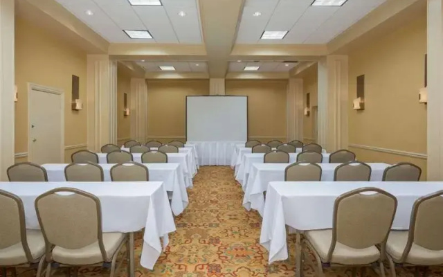 Phoenix Place Hotel & Suites