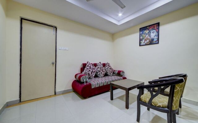 OYO 28033 Pradha Grand