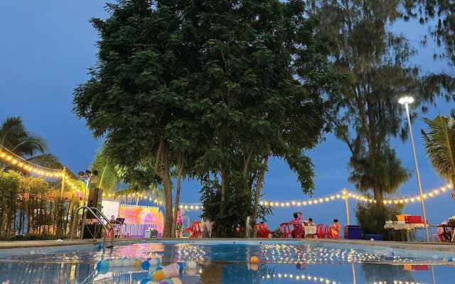 Chang Phueak Chao Samran Beach