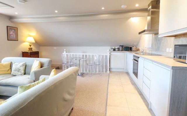 Rock House Apartment