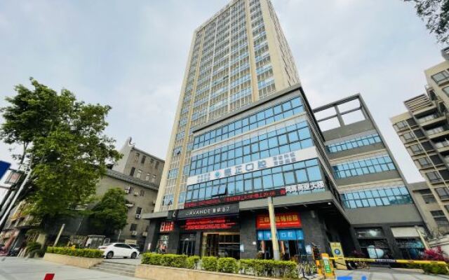 Lavande Hotel(Foshan Qiandeng Lake Pingzhou Jade Street Store)