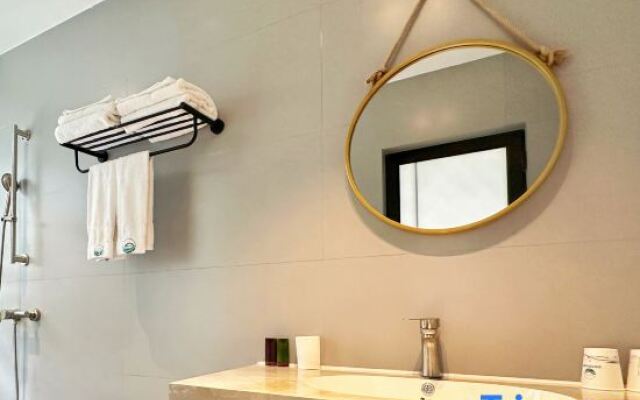 Turtle Bay Rezen Seasons Hotel